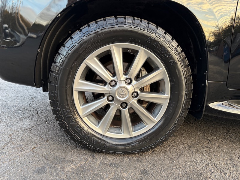 Lexus LX 570 Sport Utility 2011