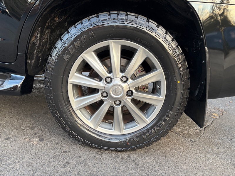 Lexus LX 570 Sport Utility 2011