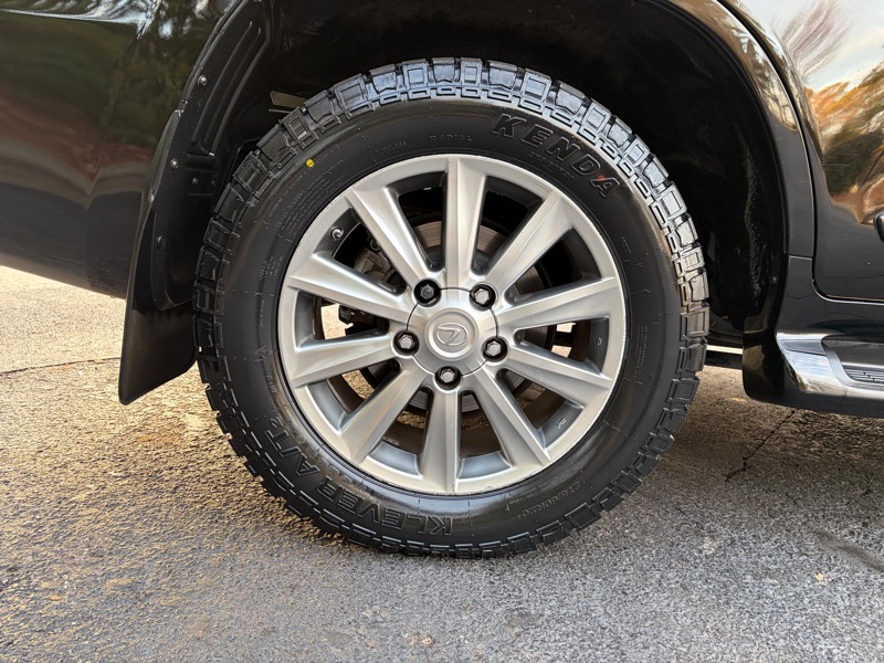 Lexus LX 570 Sport Utility 2011