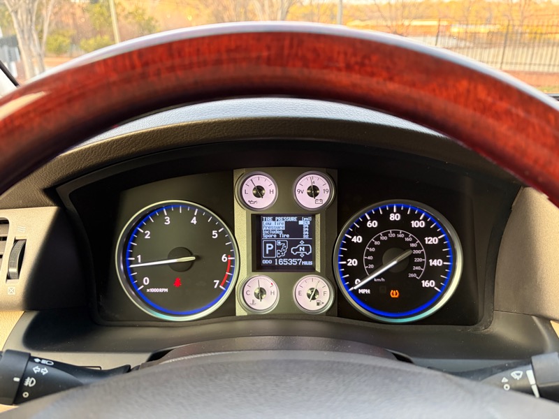 Lexus LX 570 Sport Utility 2011