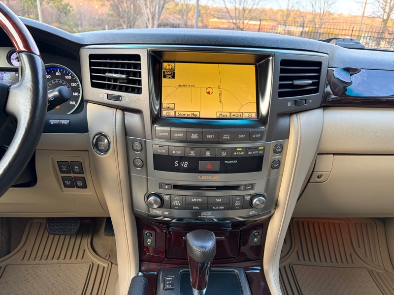 Lexus LX 570 Sport Utility 2011