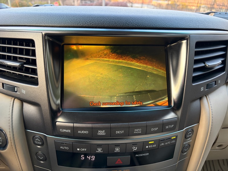 Lexus LX 570 Sport Utility 2011