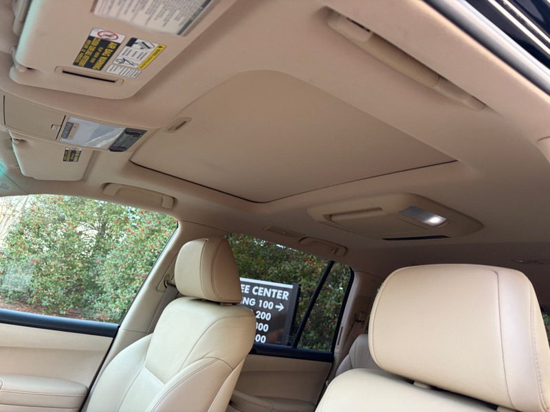 Lexus LX 570 Sport Utility 2011