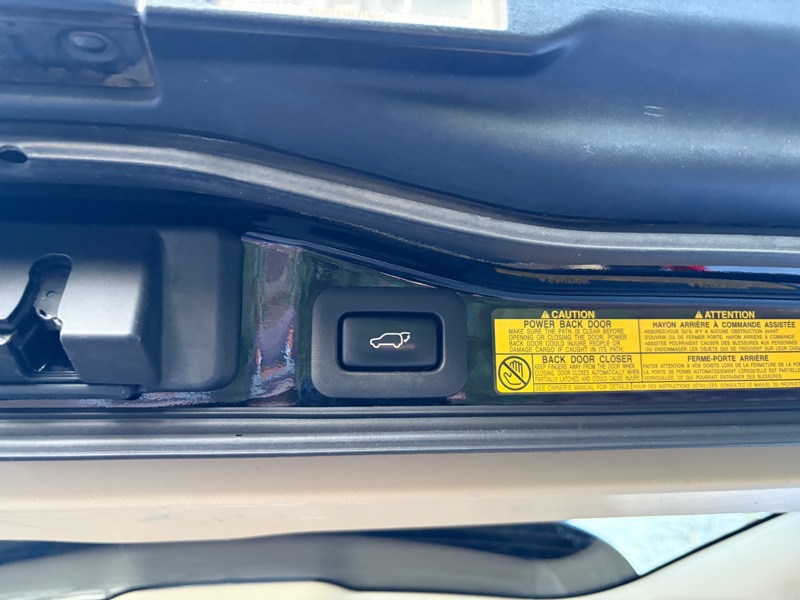 Lexus LX 570 Sport Utility 2011