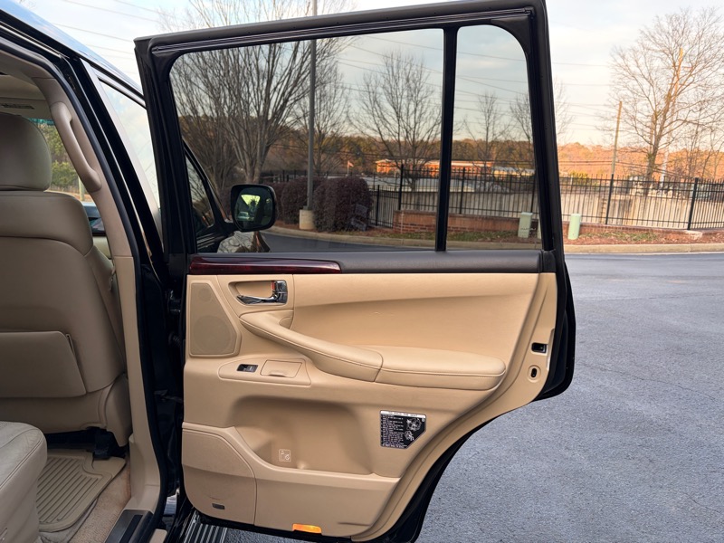 Lexus LX 570 Sport Utility 2011