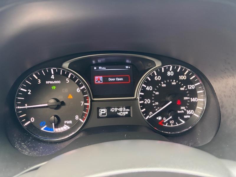 Nissan Pathfinder Hybrid Platinum 2WD 2014