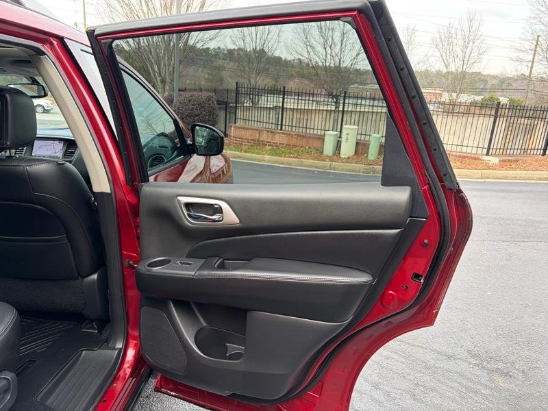 Nissan Pathfinder Hybrid Platinum 2WD 2014