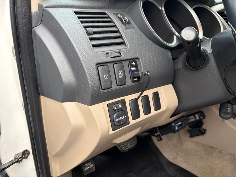 Toyota Tacoma PreRunner Double Cab Long Bed V6 2WD 2005