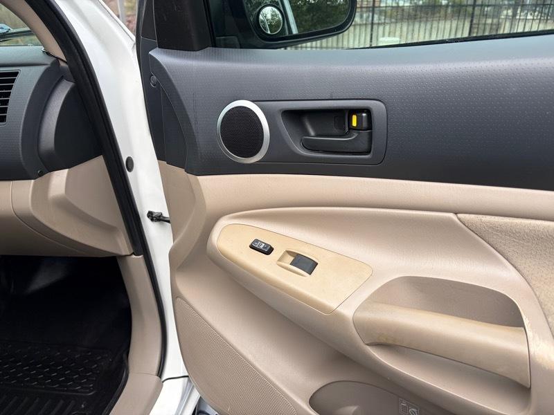 Toyota Tacoma PreRunner Double Cab Long Bed V6 2WD 2005