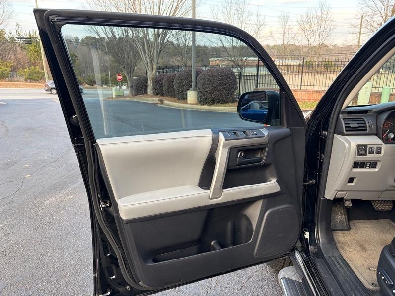 Toyota 4Runner SR5 2WD V6 2010