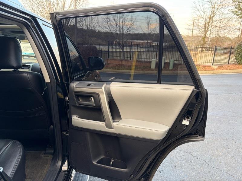 Toyota 4Runner SR5 2WD V6 2010