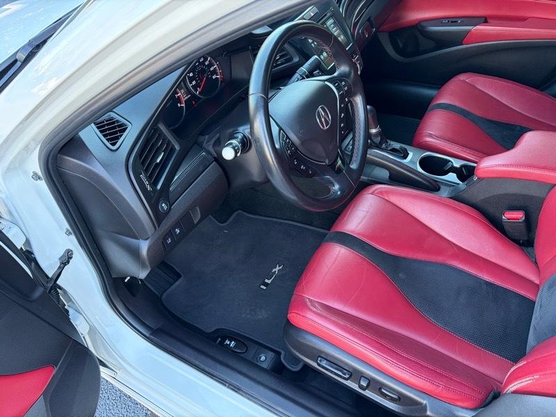 Acura ILX 8-Spd AT w/ Premium & A-SPEC Packages 2019