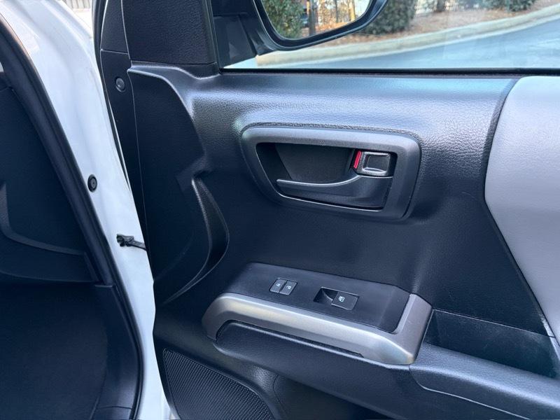 Toyota Tacoma SR5 Double Cab Long Bed V6 6AT 2WD 2022