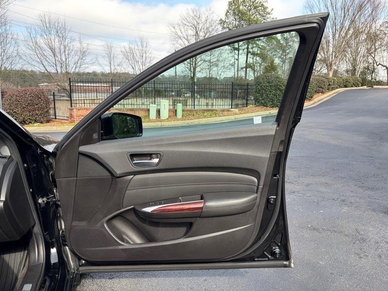 Acura TLX 9-Spd AT w/Technology Package 2015