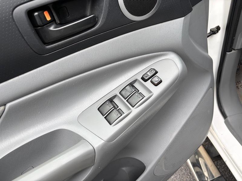 Toyota Tacoma PreRunner Double Cab Long Bed V6 2WD 2005