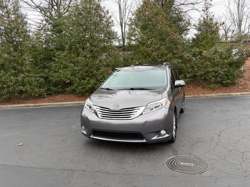Toyota Sienna Limited Premium 7-Passenger 2017