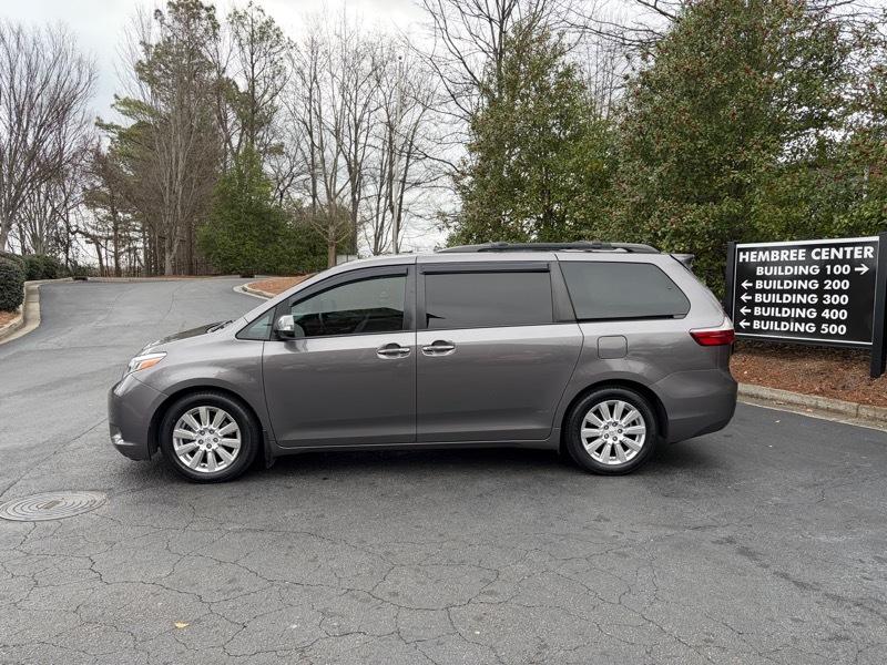 Toyota Sienna Limited Premium 7-Passenger 2017