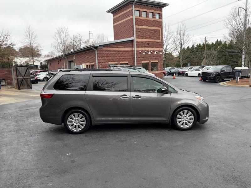 Toyota Sienna Limited Premium 7-Passenger 2017