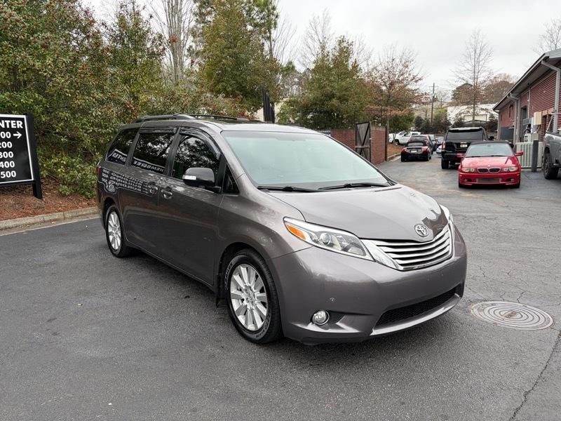 Toyota Sienna Limited Premium 7-Passenger 2017
