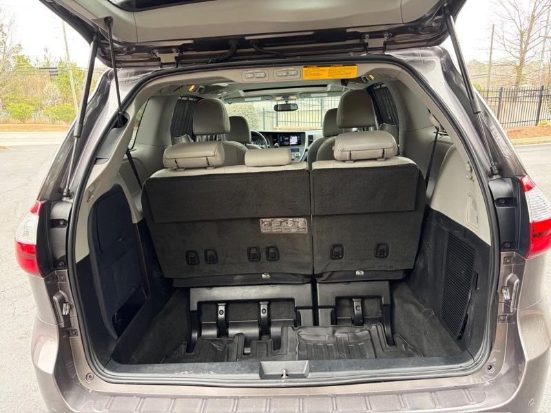 Toyota Sienna Limited Premium 7-Passenger 2017