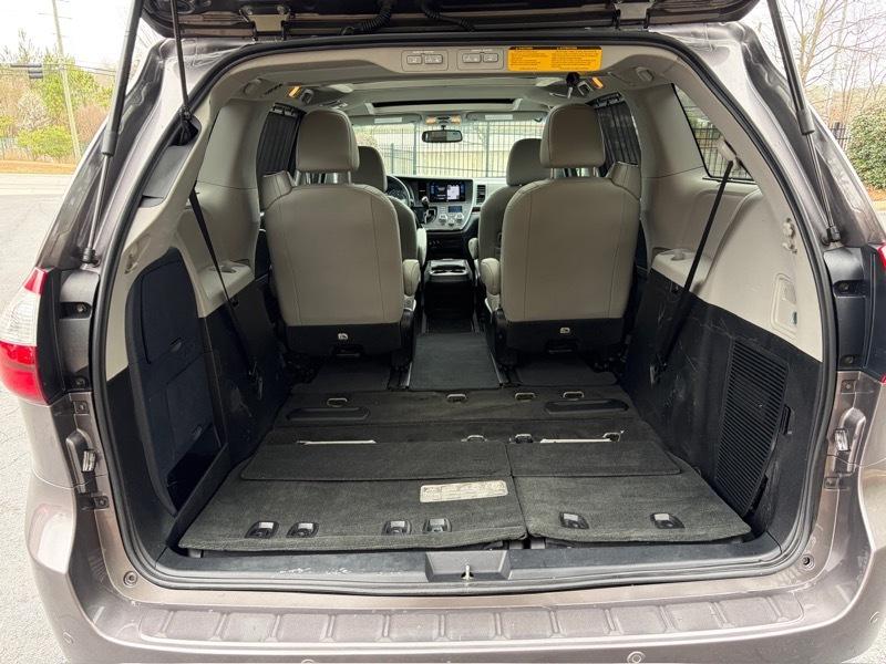Toyota Sienna Limited Premium 7-Passenger 2017