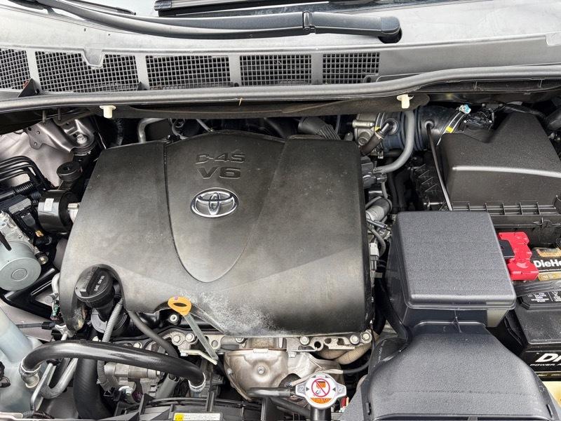 Toyota Sienna Limited Premium 7-Passenger 2017