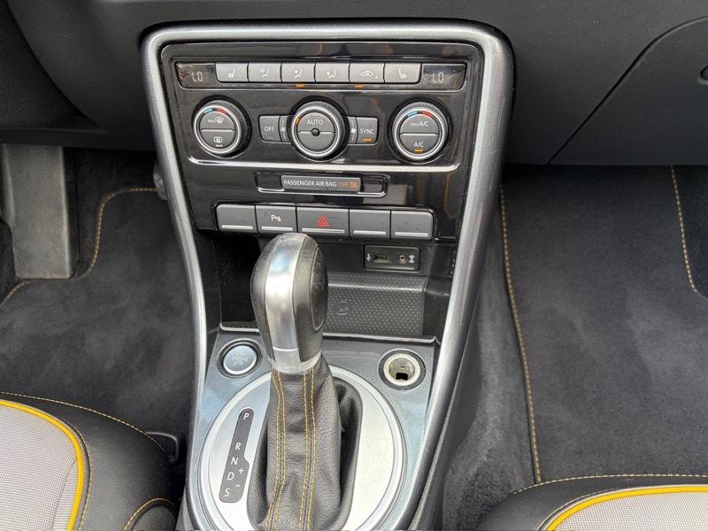 Volkswagen Beetle 1.8T Dune Convertible 2017