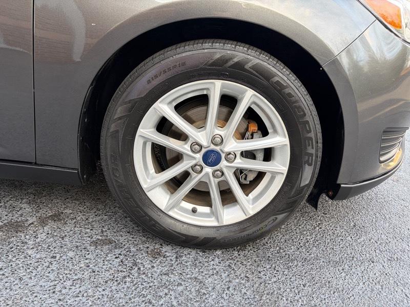 Ford Focus SE Sedan 2015