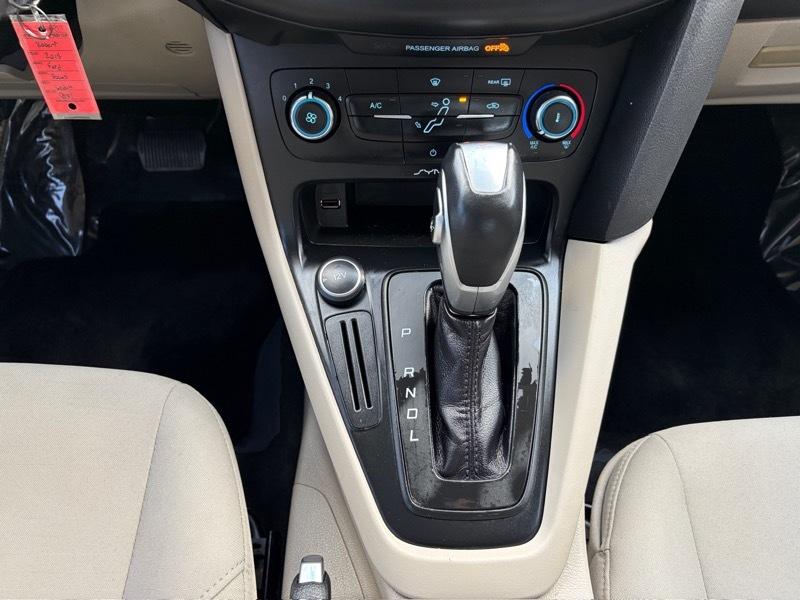 Ford Focus SE Sedan 2015