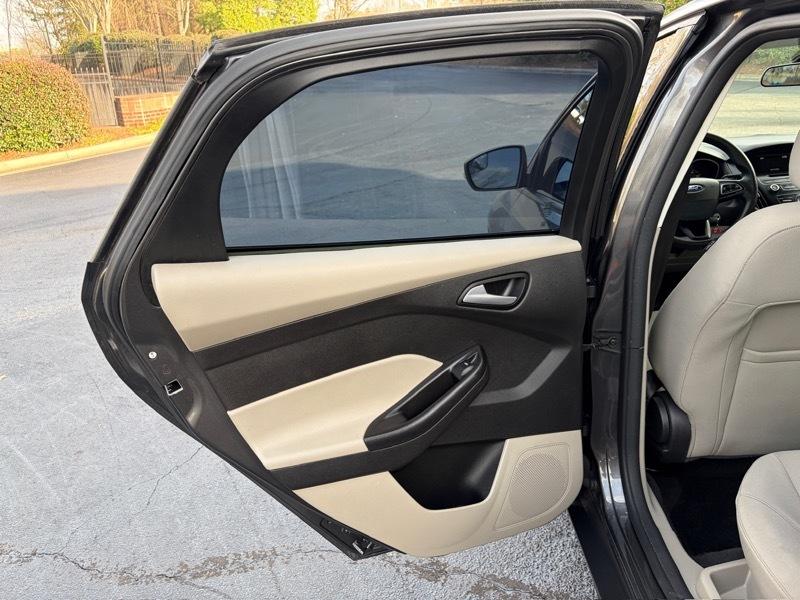 Ford Focus SE Sedan 2015