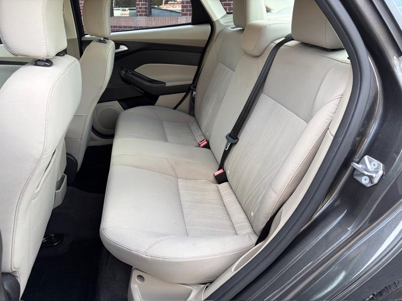 Ford Focus SE Sedan 2015