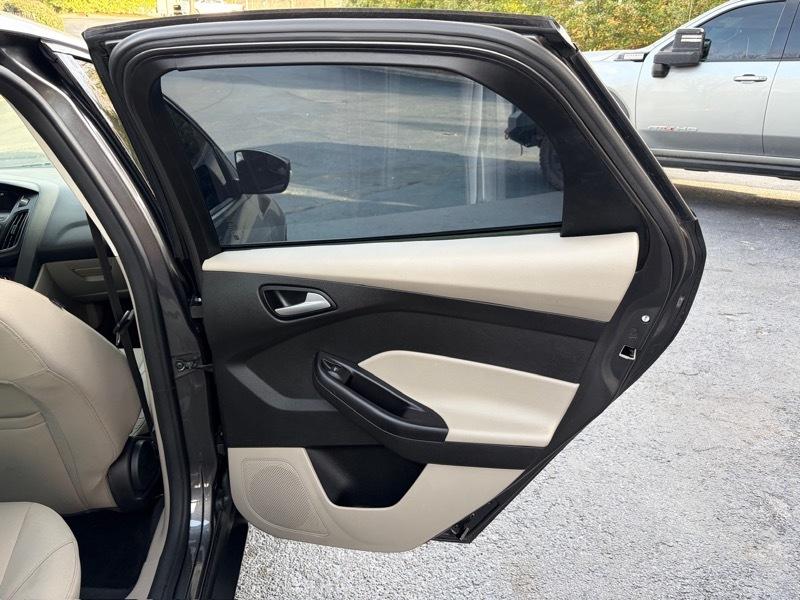 Ford Focus SE Sedan 2015