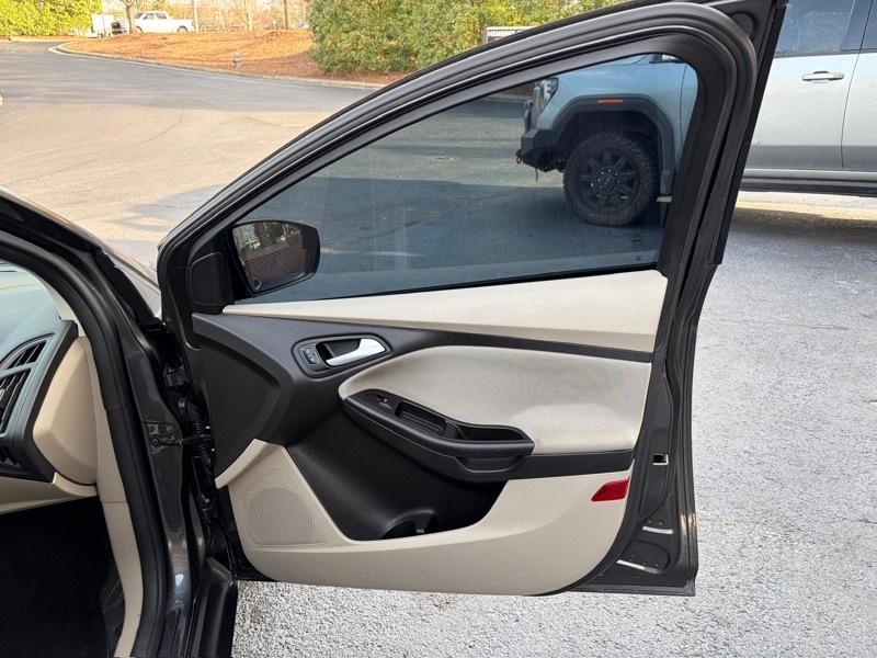 Ford Focus SE Sedan 2015