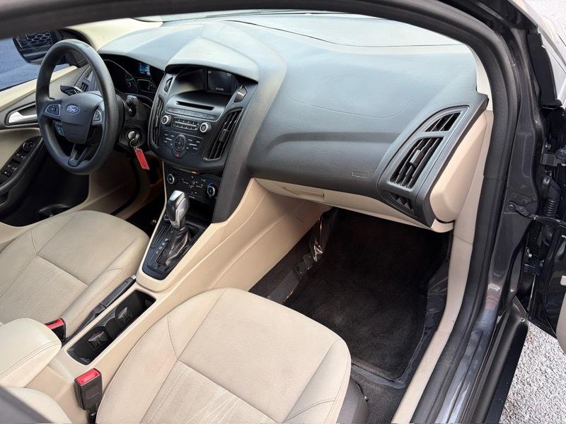 Ford Focus SE Sedan 2015