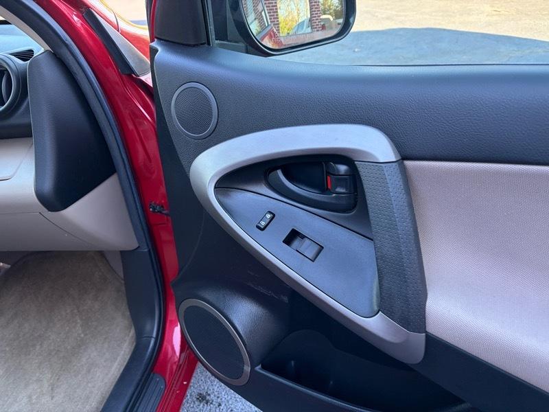 Toyota RAV4 Base I4 2WD 2008