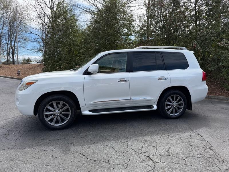 Lexus LX 570 Sport Utility 2011