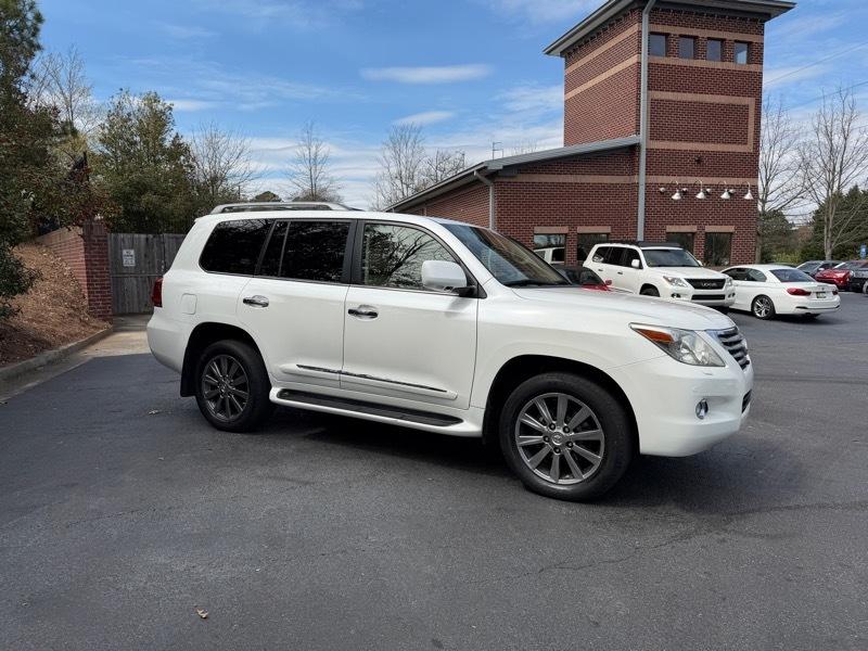 Lexus LX 570 Sport Utility 2011