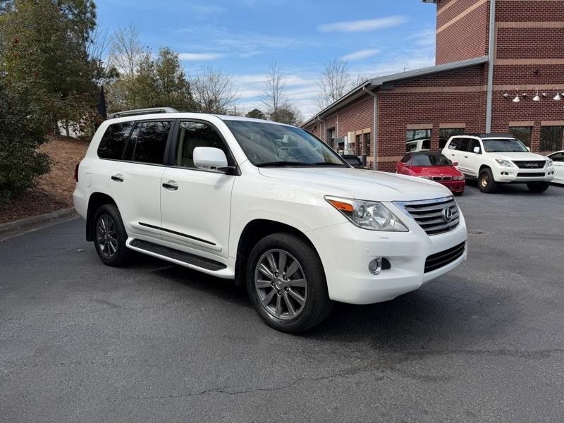 Lexus LX 570 Sport Utility 2011