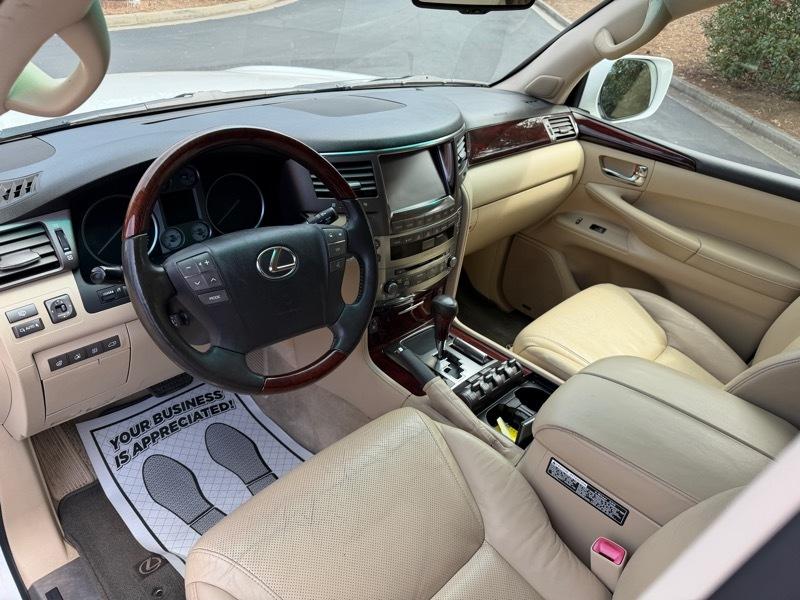 Lexus LX 570 Sport Utility 2011