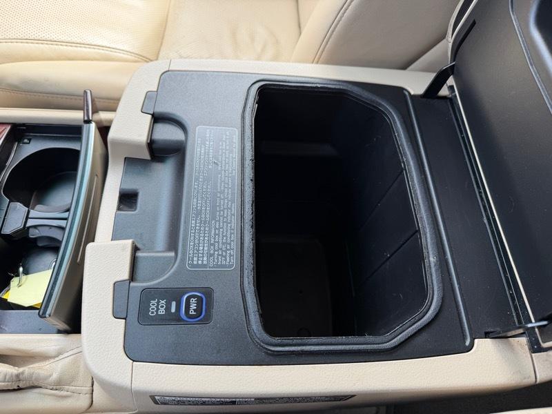 Lexus LX 570 Sport Utility 2011