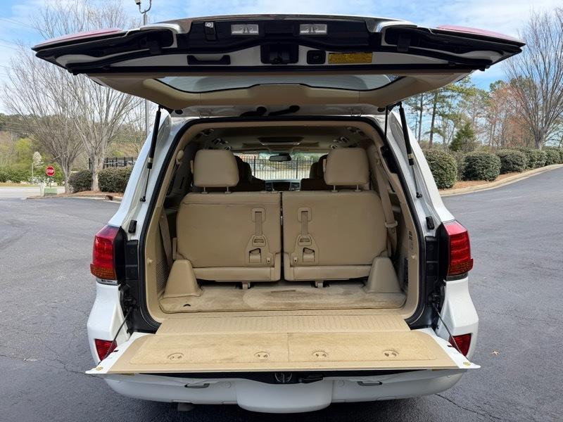 Lexus LX 570 Sport Utility 2011