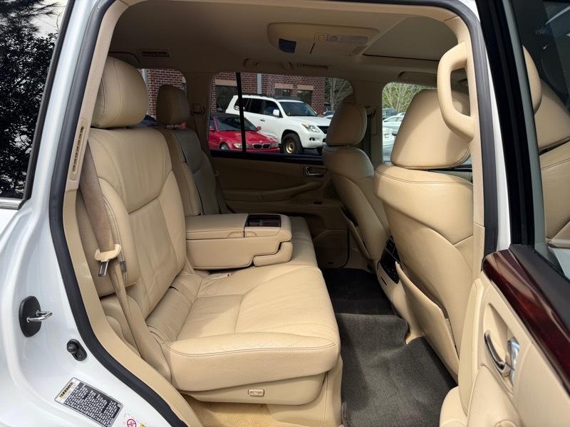 Lexus LX 570 Sport Utility 2011