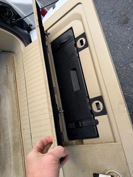 Lexus LX 570 Sport Utility 2011