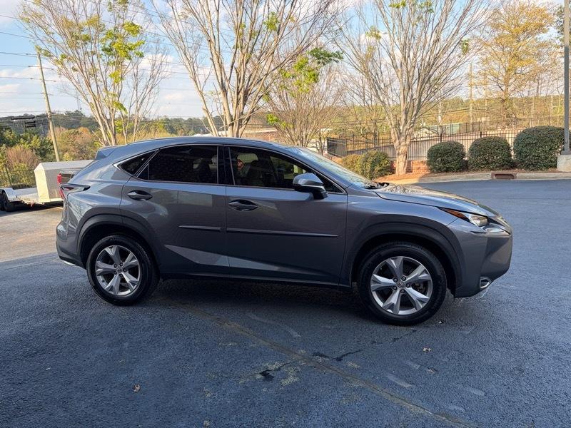 Lexus NX 200t FWD 2017