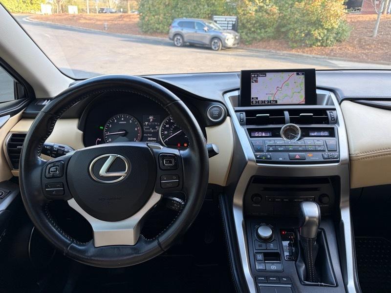 Lexus NX 200t FWD 2017