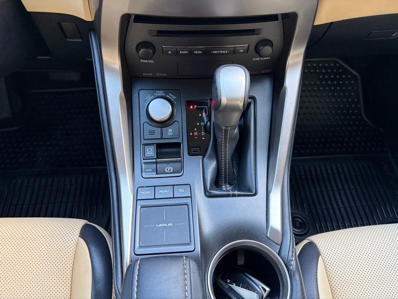 Lexus NX 200t FWD 2017