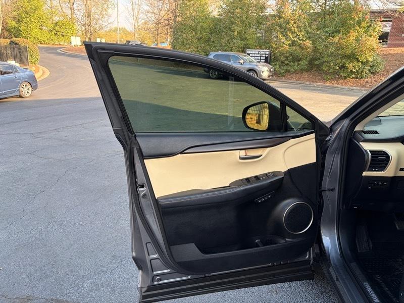 Lexus NX 200t FWD 2017