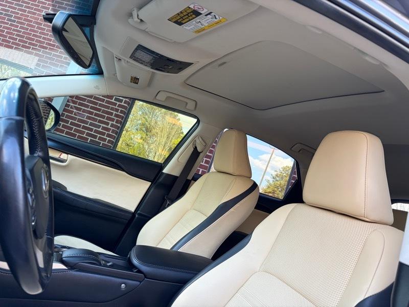 Lexus NX 200t FWD 2017