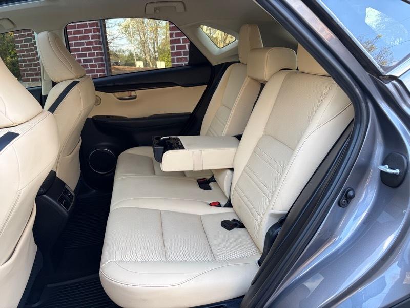 Lexus NX 200t FWD 2017