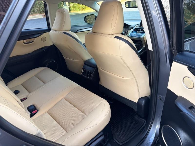 Lexus NX 200t FWD 2017